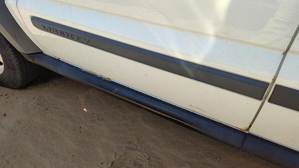 05-06 Jeep Liberty Driver Left Front Moulding From Door Oem Trim Strip — photo 6