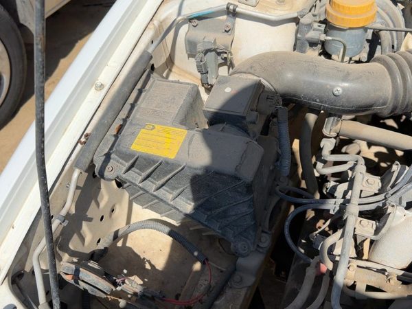 90-94 Legacy Rhd Complete Air Intake Cleaner Filter Box Housing With Tube 2.2L — photo 4