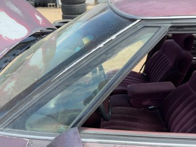 92-99 Eighty Eight Driver Left Front Vent Window Small Door Glass With Frame Oem