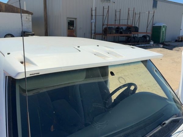 1996 Ford Ranger SuperCab Outside Front Windshield Visor OEM Exterior Roof Mount — photo 4