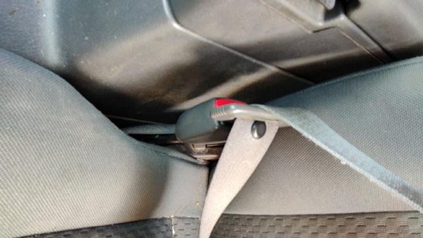 2002-2004 Nissan Xterra Driver Left Front Seat Belt Buckle Receiver Oem Gray K — photo 4