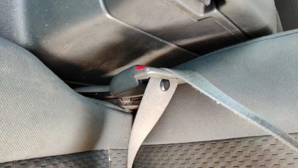 2002-2004 Nissan Xterra Driver Left Front Seat Belt Buckle Receiver Oem Gray K — photo 5
