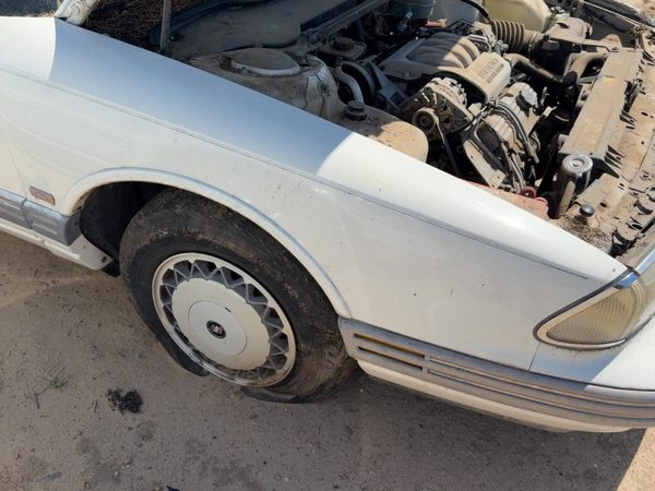 1992-1998 Olds Eighty Eight Passenger Right Front Fender Oem White 25663638 — photo 1