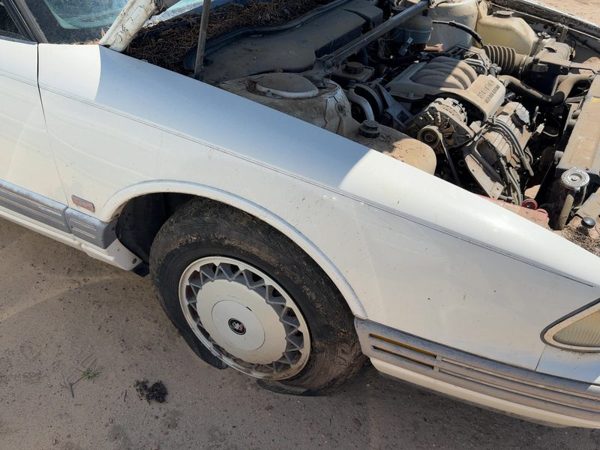 1992-1998 Olds Eighty Eight Passenger Right Front Fender Oem White 25663638 — photo 2