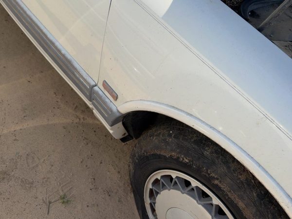 1992-1998 Olds Eighty Eight Passenger Right Front Fender Oem White 25663638 — photo 7