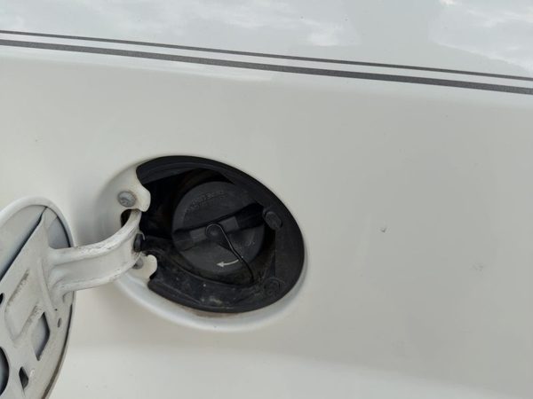 2008-2011 Chrysler Town & Country Fuel Filler Neck Assembly With Gas Cap Oem — photo 1