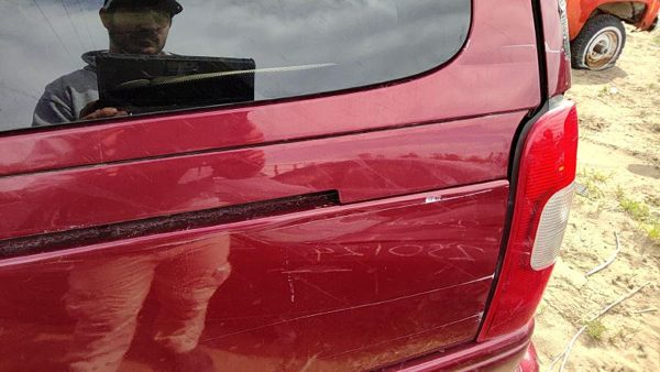 1997-2005 Chevy Venture Driver Left Rear Moulding On Quarter Panel Oem Red 72U — photo 5