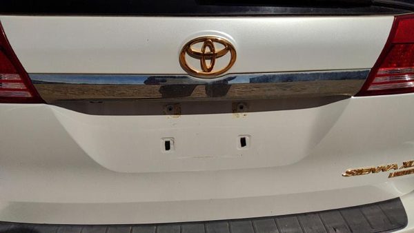 04-05 Toyota Sienna License Plate Trim Surround Panel Oem Chrome With Camera — photo 3