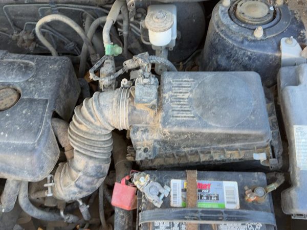 03-08 Matrix Xr Complete Air Intake Cleaner Filter Box Housing With Tube 1.8L — photo 2