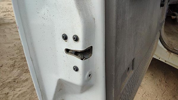 1999-2007 Ford F250 Super Duty Driver Left Front Door Latch With Rods/Cables Oem — photo 2