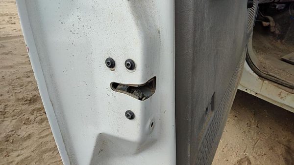 1999-2007 Ford F250 Super Duty Driver Left Front Door Latch With Rods/Cables Oem — photo 3