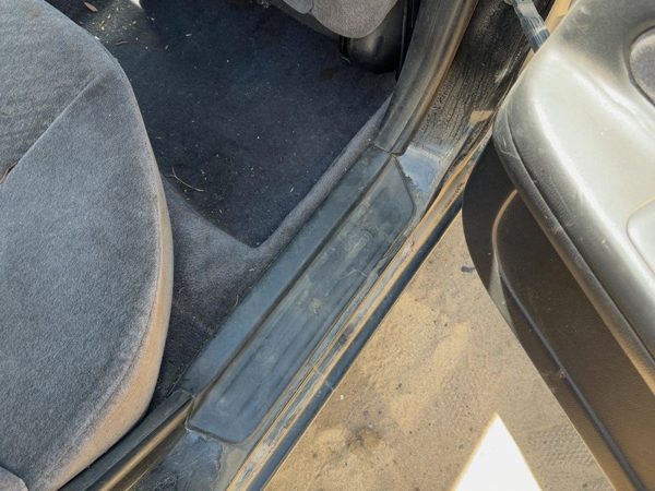 1998 Nissan Maxima Passenger Right Rear Lower Sill Plate Step Trim Panel Oem — photo 2