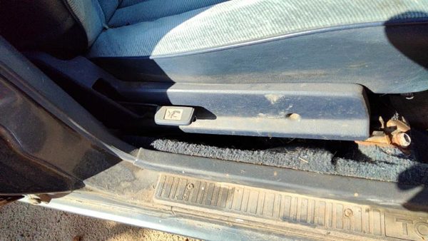 1984-1986 Toyota Camry Passenger Right Side Seat Trim Panel Oem Blue — photo 4
