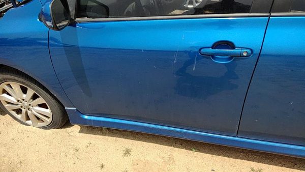 2010 Toyota Corolla Front Door LH Blue 8T7 — photo 2