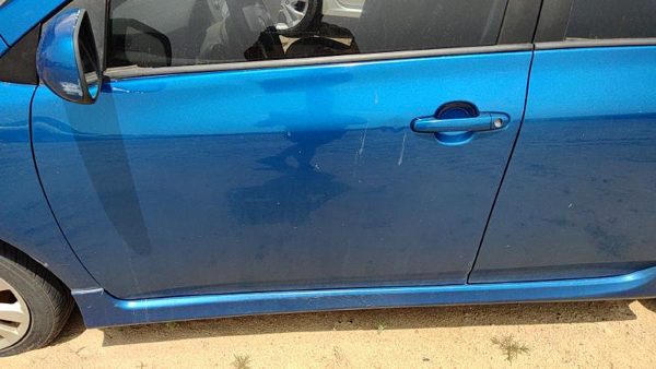2010 Toyota Corolla Front Door LH Blue 8T7 — photo 4