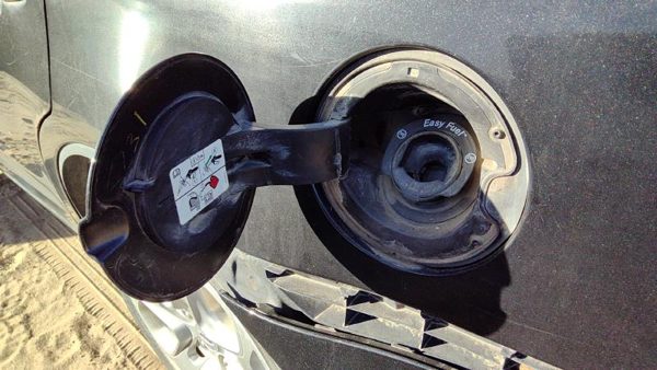 10-12 Fusion Fuel Tank Door With Hinge Gas Lid Filler Uh Tuxedo Black Metallic — photo 5