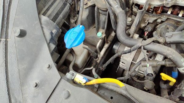 16-21 Hyundai Tucson Windshield Washer Fluid Reservoir With Pump Oem Wiper Tank — photo 4