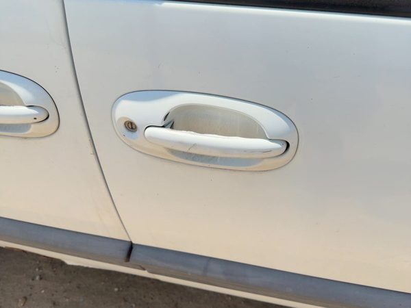 99 Town & Country Passenger Right Front Outside Door Handle Oem Taupe Frost Ptk — photo 1