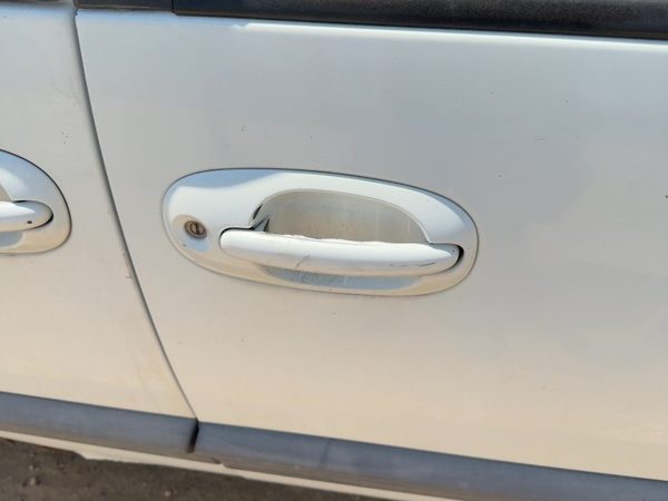 99 Town & Country Passenger Right Front Outside Door Handle Oem Taupe Frost Ptk — photo 2