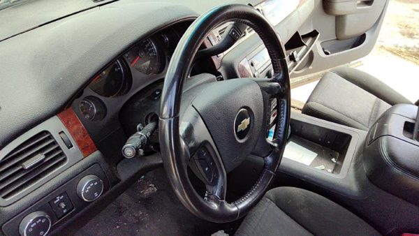 2010 Chevy Tahoe Steering Column Shift Key — photo 1