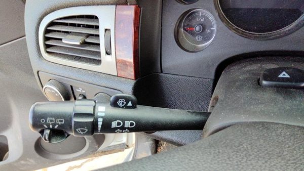 2010 Chevy Tahoe Steering Column Shift Key — photo 4
