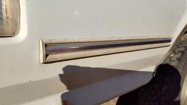1992-1996 Ford F150 Passenger Right Rear Moulding On Back Box Panel Oem — photo 2