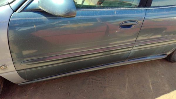 2001 Buick LeSabre Front Door LH Blue — photo 2