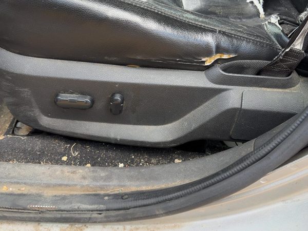 07 Fivehundred Driver Left Side Power Seat Switch With Trim Panel Oem Black Hw — photo 1