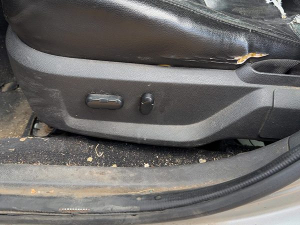 07 Fivehundred Driver Left Side Power Seat Switch With Trim Panel Oem Black Hw — photo 3