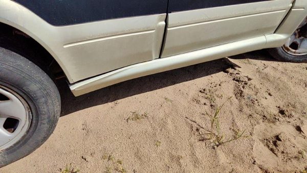 1991-1998 Suzuki Sidekick Passenger Right Lower Rocker Panel Moulding Side Skirt — photo 6