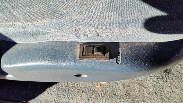 1995 Ford F150 Seat Track Blue — photo 3