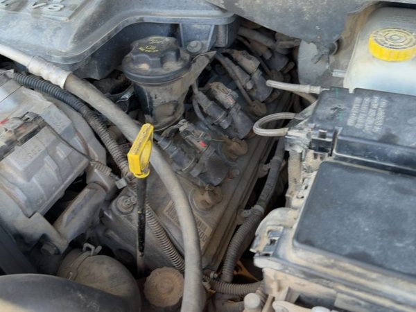 2004-2005 Dodge Durango Driver Left Valve Cover Oem 5.7L 53021599Ah — photo 2
