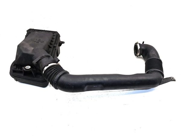 05-10 G6 Complete Air Intake Cleaner Filter Box Housing With Tube Oem 3.5L — photo 1