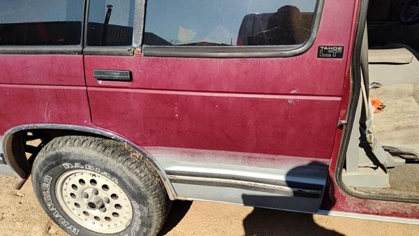 1993 Chevrolet S10 Blazer Rear Door RH Red — photo 2