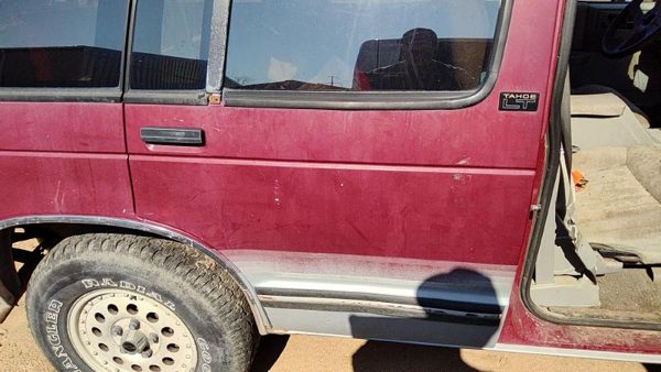 1993 Chevrolet S10 Blazer Rear Door RH Red — photo 3