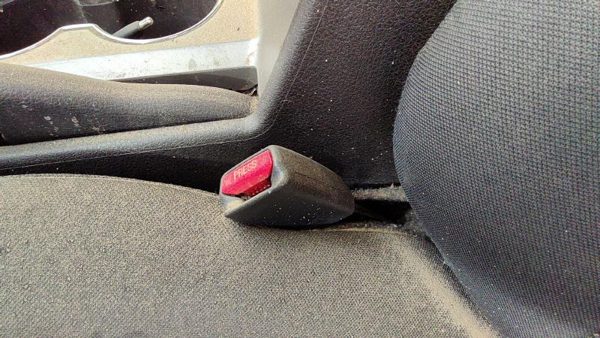 06-11 Ford Fusion Driver Left Front Seat Belt Buckle Receiver Dw Charcoal Black — photo 1