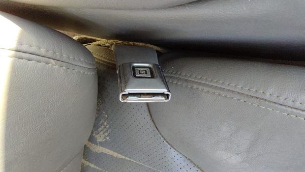 1994 Pontiac Bonneville Passenger Right Front Seat Belt Buckle Receiver Oem Gray — photo 1