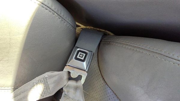 1994 Pontiac Bonneville Passenger Right Front Seat Belt Buckle Receiver Oem Gray — photo 3