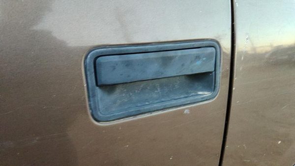 1994 Suburban 1500 Outside Door Handle LH — photo 2