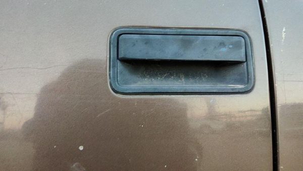 1994 Suburban 1500 Outside Door Handle LH — photo 5