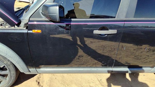 2006 Land Rover LR3 Front Door LH Black — photo 3
