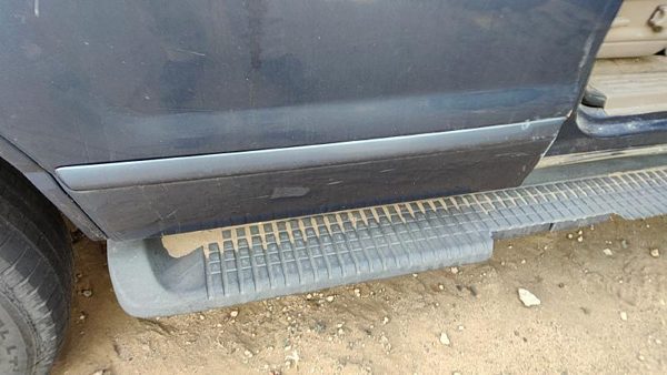 03-05 Explorer Passenger Right Rear Moulding From Door Back Trim Strip Blue Ld — photo 1
