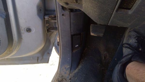 1991-1996 Chevy Caprice Driver Left Lower Kick Trim Panel Oem Blue — photo 1