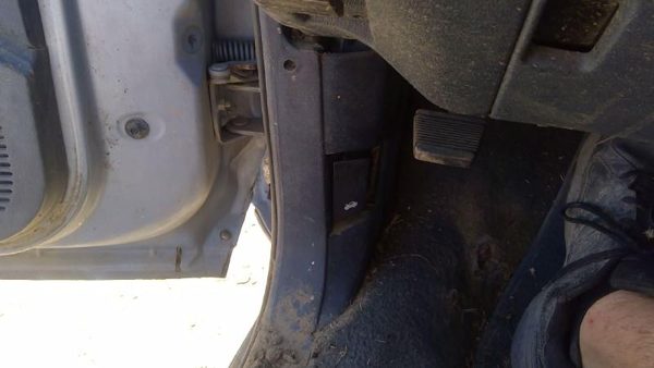 1991-1996 Chevy Caprice Driver Left Lower Kick Trim Panel Oem Blue — photo 2