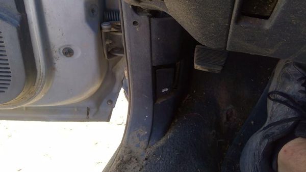 1991-1996 Chevy Caprice Driver Left Lower Kick Trim Panel Oem Blue — photo 4