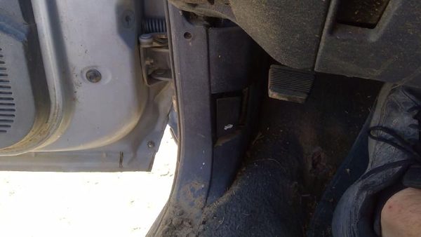 1991-1996 Chevy Caprice Driver Left Lower Kick Trim Panel Oem Blue — photo 3