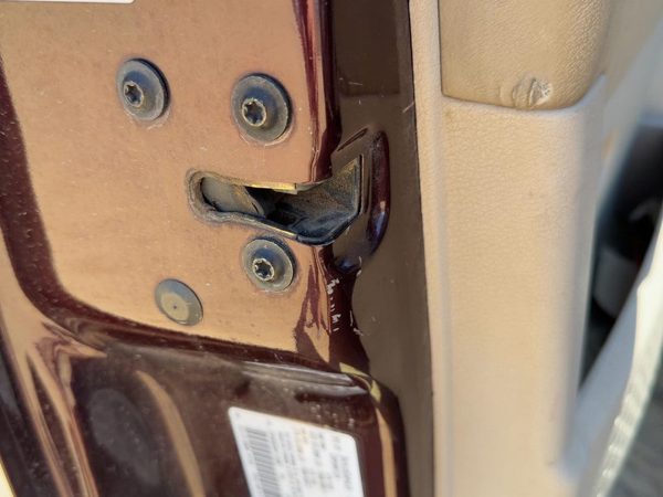 2004-2009 Dodge Durango Driver Left Front Door Latch With Rods/Cables Oem — photo 3