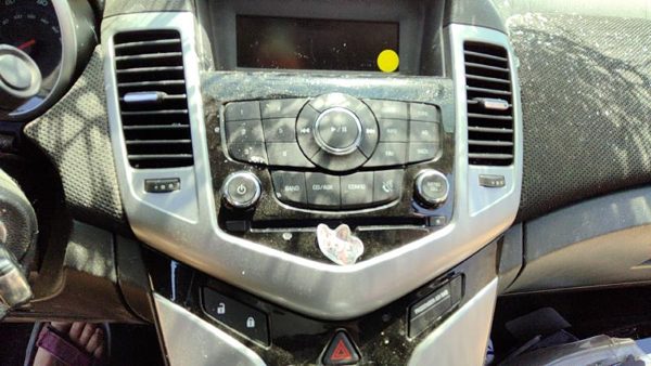 2013 Chevrolet Cruze Dash Panel Black Aff — photo 2