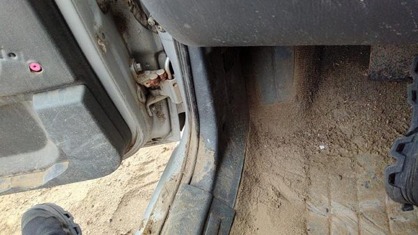 85-95 Volvo 740 Driver Left Lower Kick Trim Panel Oem Gray — photo 4