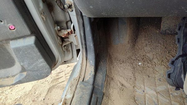 85-95 Volvo 740 Driver Left Lower Kick Trim Panel Oem Gray — photo 2